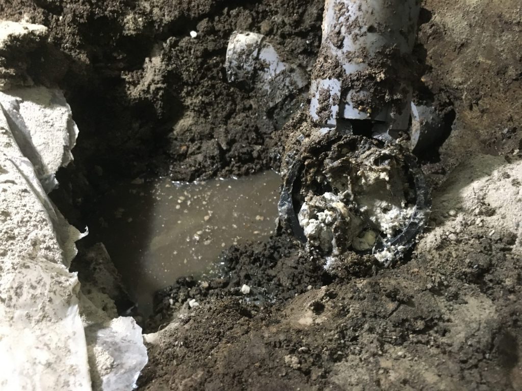 札幌市西区床下排水管水漏れ工事 床下排水管交換