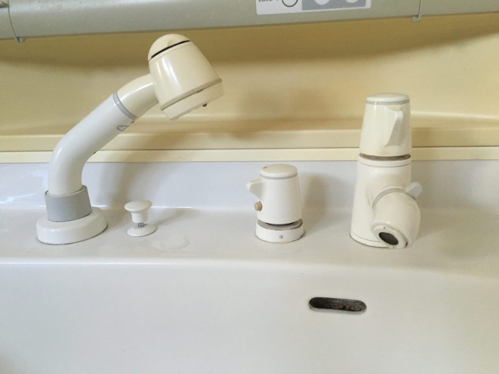 札幌市中央区TOTOシャワー混合栓水漏れ修理 TOTO洗面シャワーすいせんみずもれ