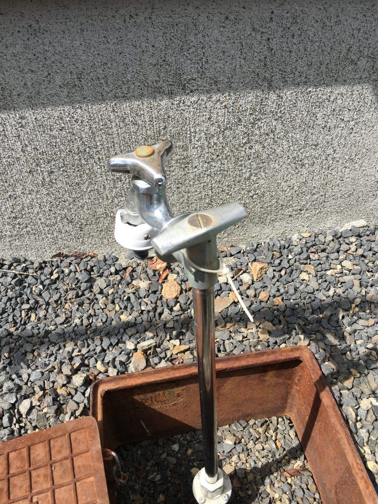 札幌市北区、散水栓の水漏れ修理です。