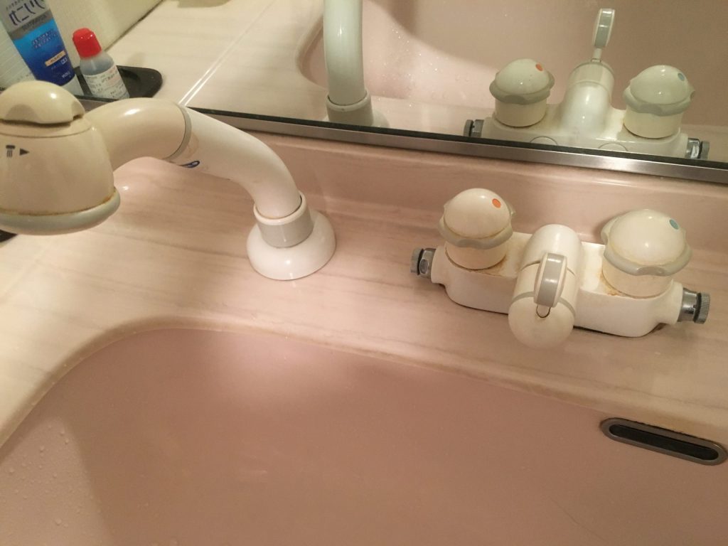 札幌市西区でのシャワー水栓の水漏れ修理です。