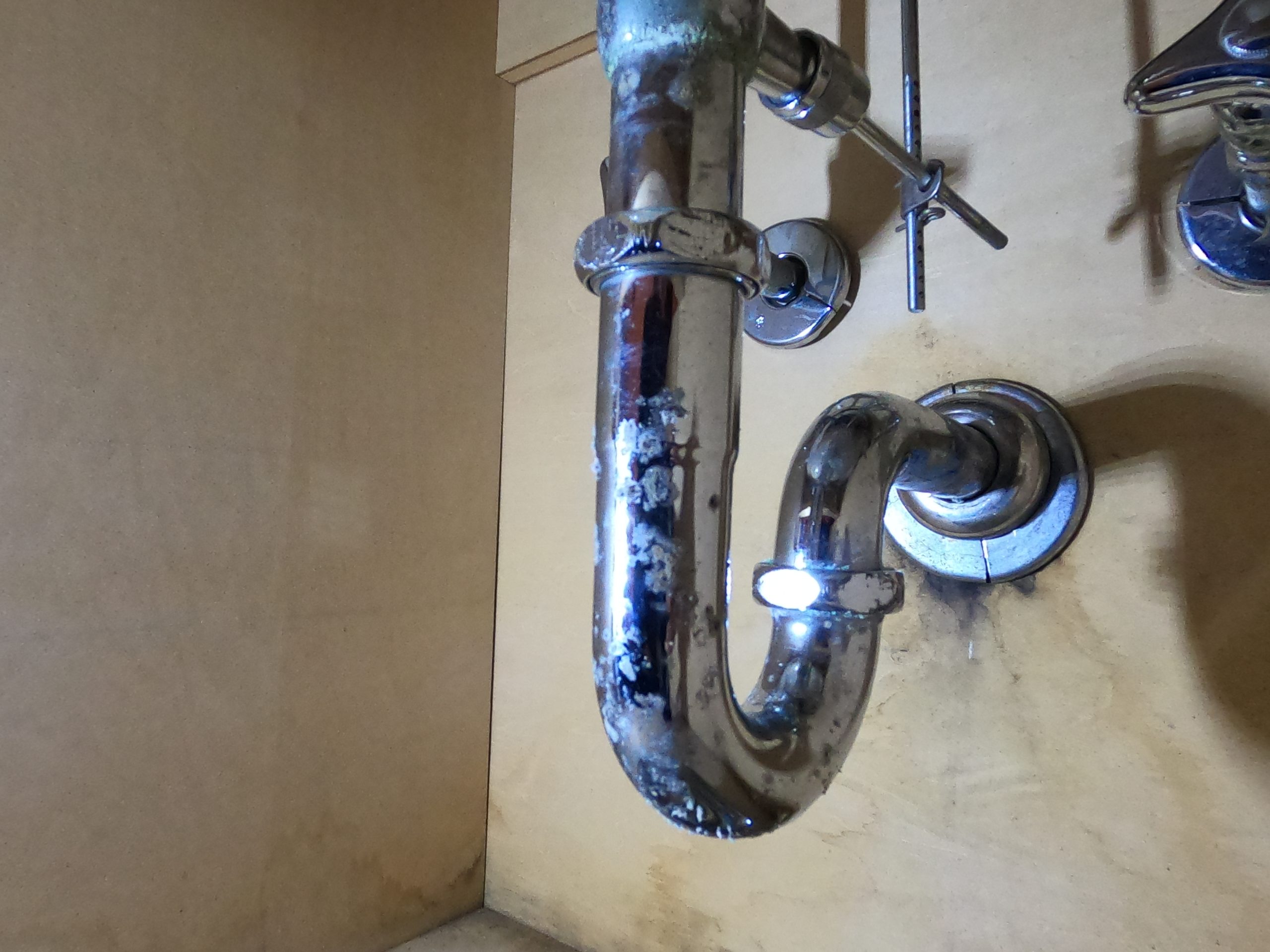 洗面所排水管Pトラップ水漏れ修理